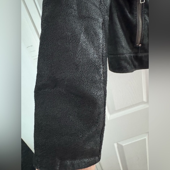 Danier Black Leather Jacket with Zipper Details - Picture 8 of 8